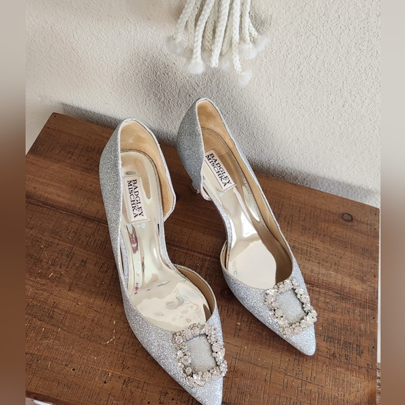 Badgley Mischka Silver Fabia Embellished Pointed Toe Pump Size 8.5 - Picture 2 of 14